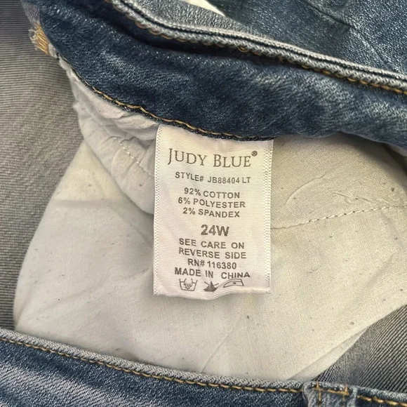 Judy Blue High Waisted Boyfriend Destroy STRETCH Denim 24w Jeans 88404 Plus Size - Picture 7 of 12